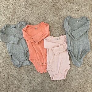 🌟 3 for $12 • Carter’s • long-sleeve onesie bundle